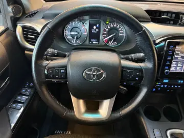 TOYOTA DOUBLE CAB EXECUTIVE-AUT-KAMERA-LED-RADAR-36.895