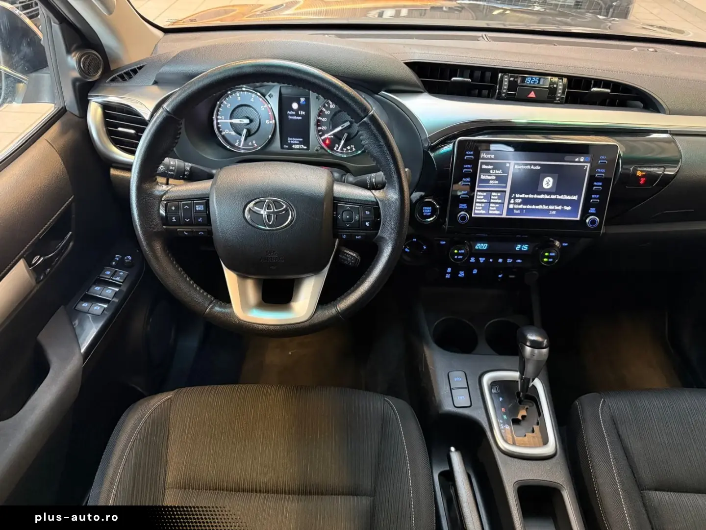 TOYOTA DOUBLE CAB EXECUTIVE-AUT-KAMERA-LED-RADAR-36.895