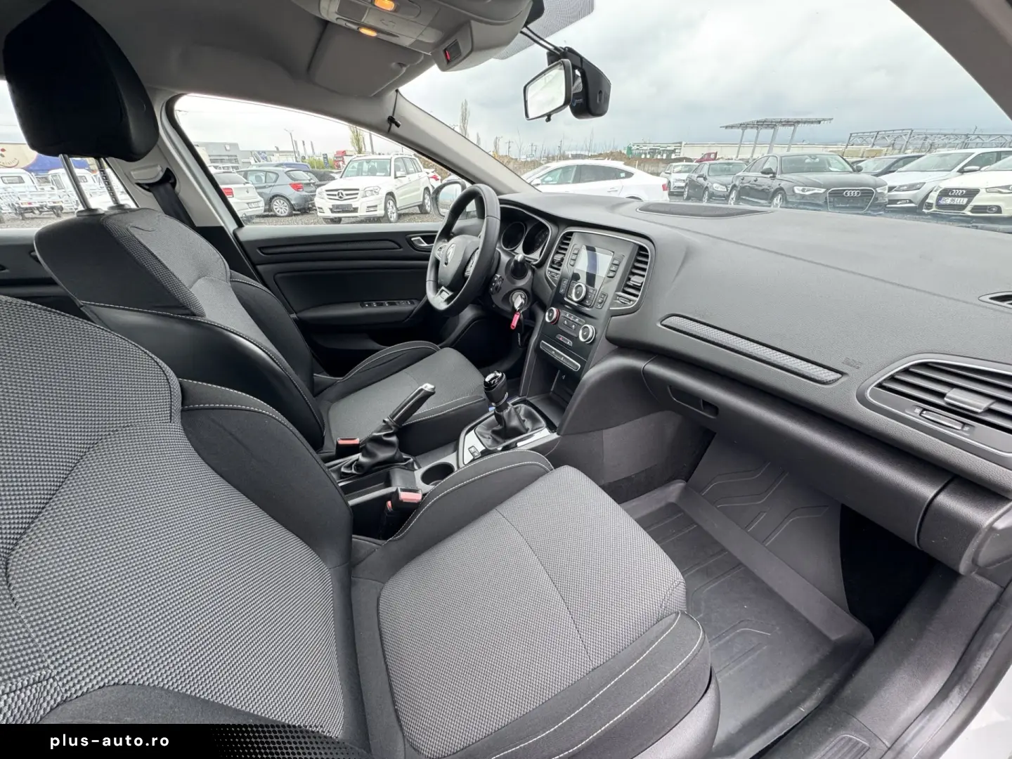 RENAULT MEGANE    1.2 TCe    130 CP    NAVIGATIE
