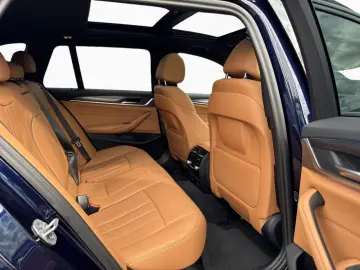 BMW 540d xDr T M SPORT LASER PANO HUD HIFI Da Kamera