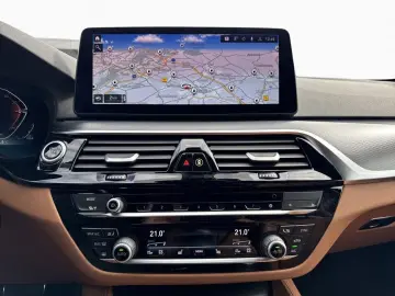BMW 540d xDr T M SPORT LASER PANO HUD HIFI Da Kamera