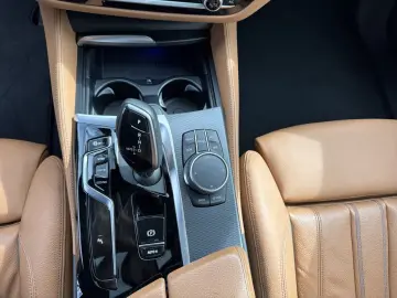 BMW 540d xDr T M SPORT LASER PANO HUD HIFI Da Kamera