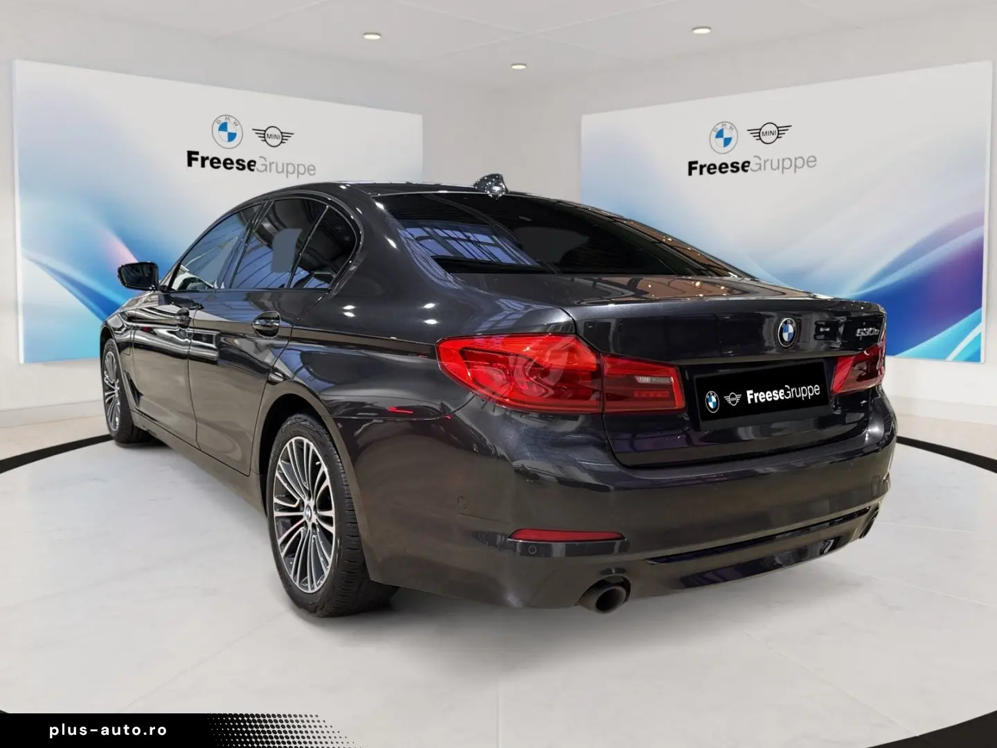 BMW 5 Series 2020 — imagine 4