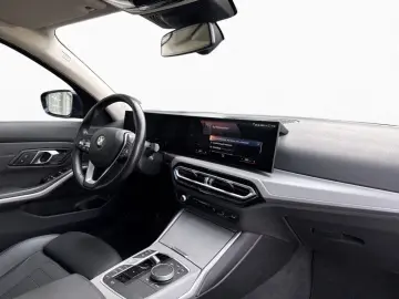 BMW 320d xDr. T AdLed AHK Pano NAVI HUD Shzg 360