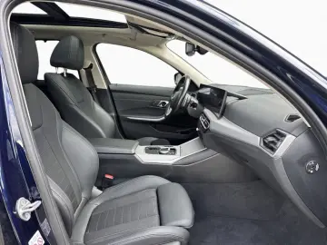 BMW 320d xDr. T AdLed AHK Pano NAVI HUD Shzg 360