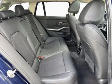 BMW 320d xDr. T AdLed AHK Pano NAVI HUD Shzg 360
