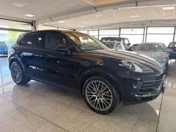 PORSCHE Cayenne Platinum Edition
