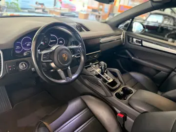 PORSCHE Cayenne Platinum Edition
