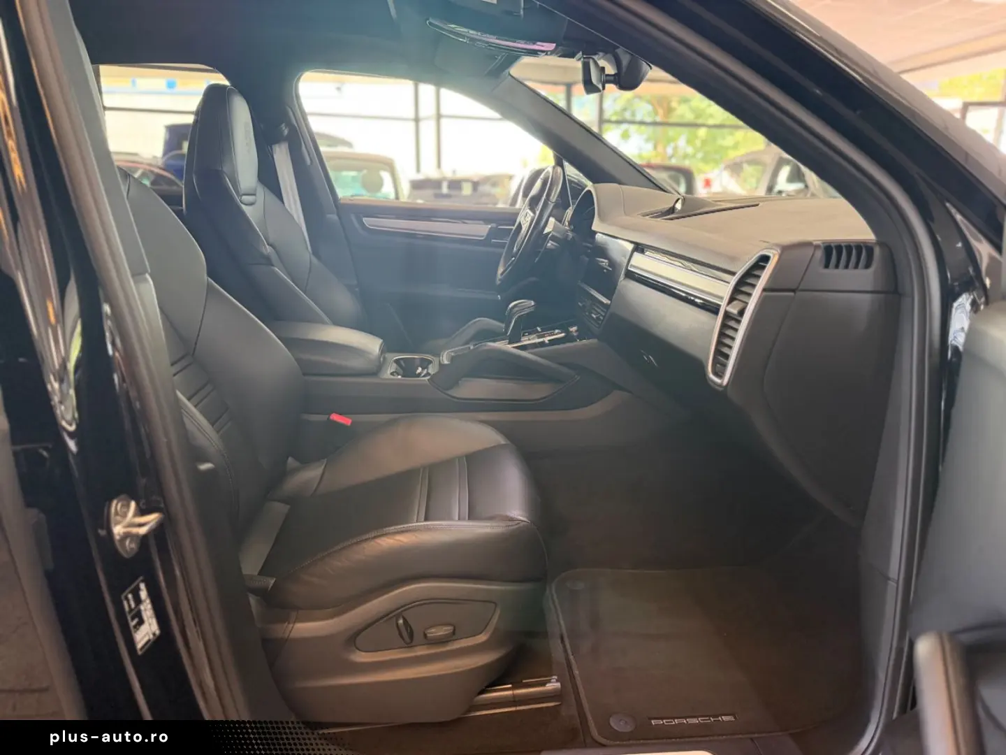 PORSCHE Cayenne Platinum Edition