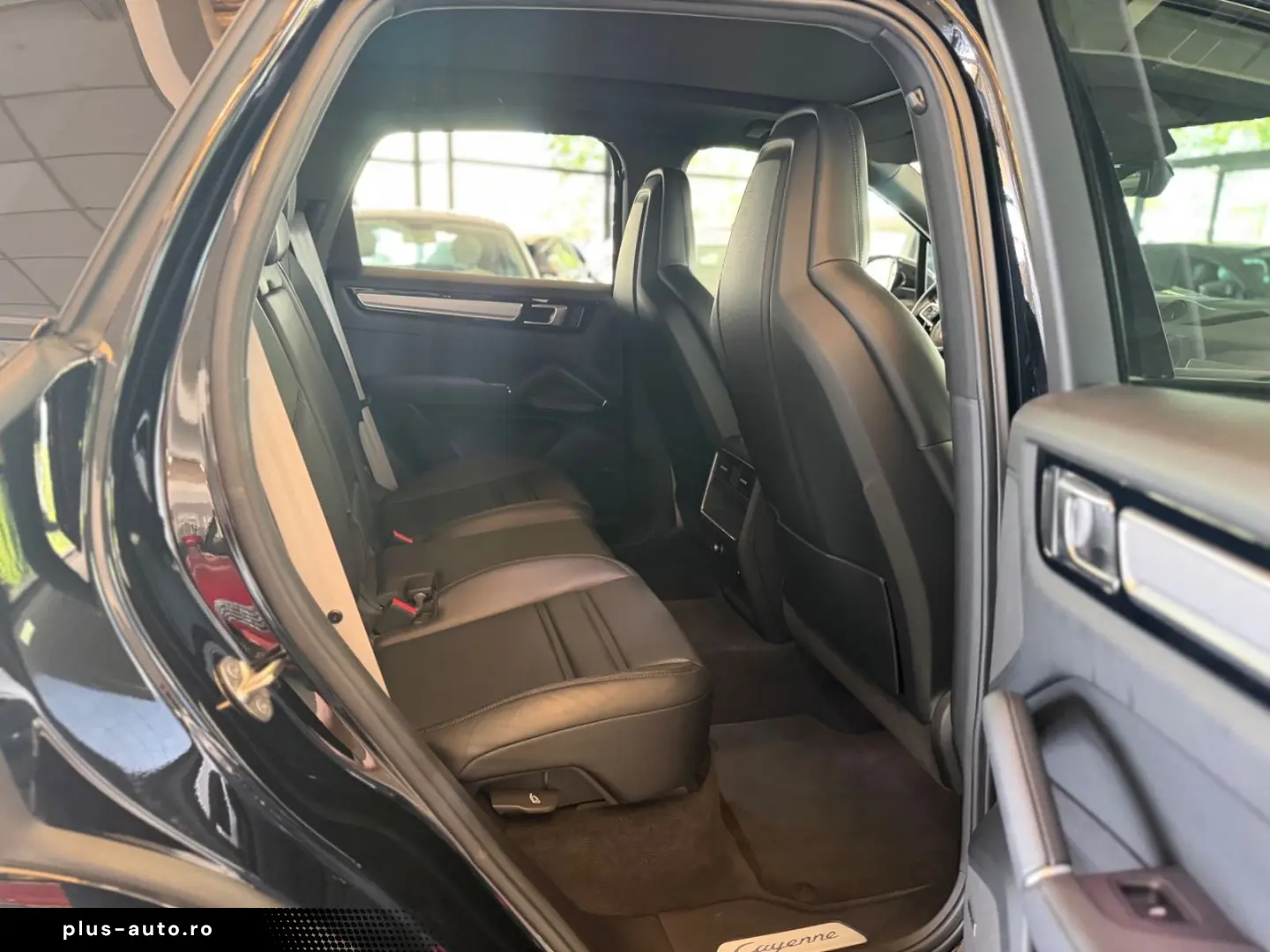 PORSCHE Cayenne Platinum Edition