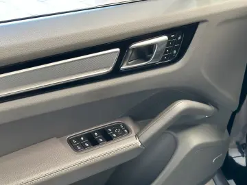 PORSCHE Cayenne 3.0 V6 Platinum Edition LED 21Zoll