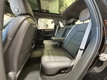PORSCHE Cayenne 3.0 V6 Platinum Edition LED 21Zoll