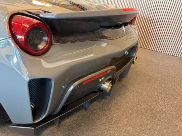 FERRARI 488 Pista Voll Carbon