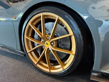 FERRARI 488 Pista Voll Carbon