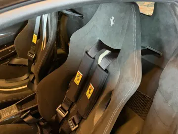 FERRARI 488 Pista Voll Carbon