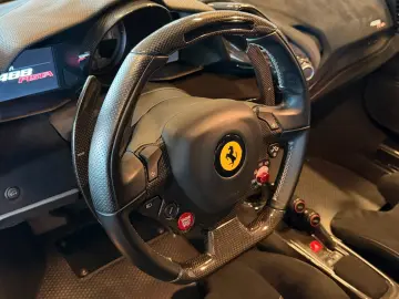 FERRARI 488 Pista Voll Carbon