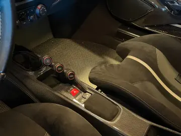 FERRARI 488 Pista Voll Carbon