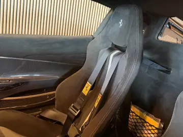 FERRARI 488 Pista Voll Carbon
