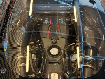 FERRARI 488 Pista Voll Carbon