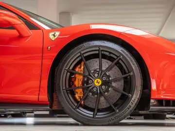 FERRARI 488 Pista - VAT - ROSSO F1 - CARBON
