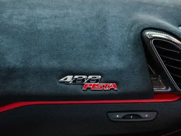 FERRARI 488 Pista - VAT - ROSSO F1 - CARBON