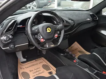 FERRARI 488 Pista  Full Carbon