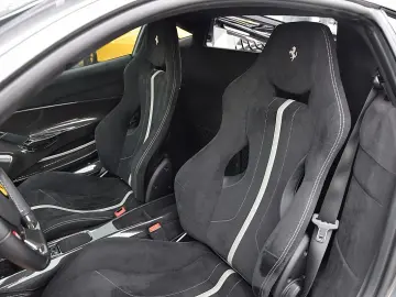 FERRARI 488 Pista  Full Carbon