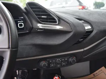 FERRARI 488 Pista  Full Carbon