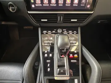 PORSCHE Cayenne HUD PANO BOSE 18-WEGE