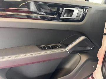 PORSCHE Cayenne HUD PANO BOSE 18-WEGE