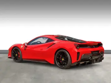 FERRARI 488 Pista