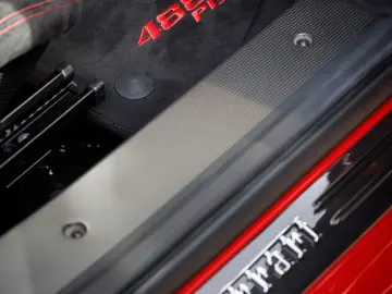 FERRARI 488 Pista