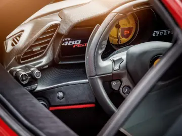 FERRARI 488 Pista