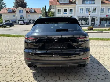 PORSCHE Cayenne Platinum Edition AHK SURROUND LUFT