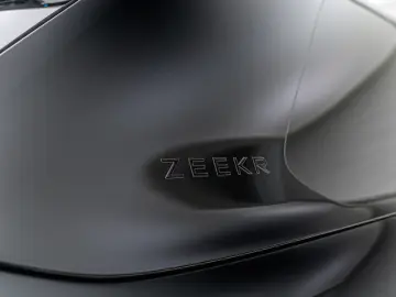 Zeekr 9X Ultra Edition 70kWh Night Paket