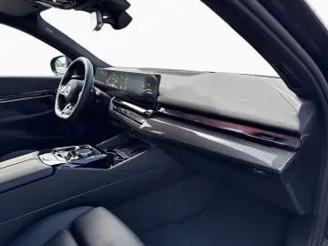 BMW 520d xD T M SPORT DAPr StHz Pano 20