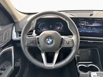BMW X1 sDr20i xLine AktivSi AdLED AHK Kam H K St Go