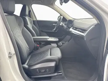 BMW X1 sDr20i xLine AktivSi AdLED AHK Kam H K St Go