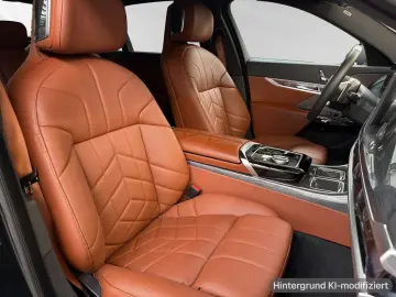 BMW 740d xDrive Fond-Entertainment SkyLounge