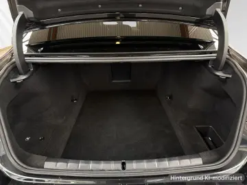 BMW 740d xDrive Fond-Entertainment SkyLounge