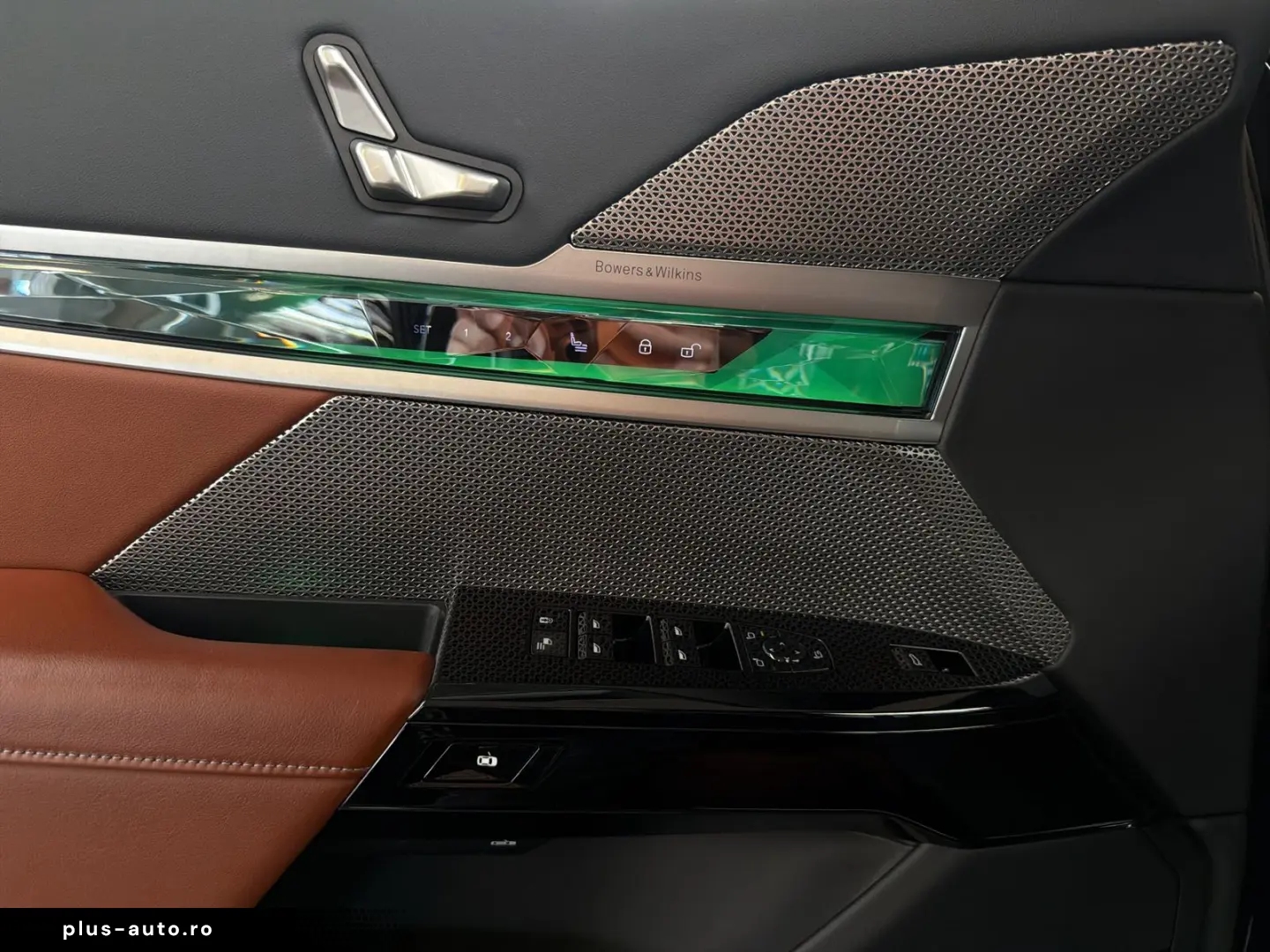BMW 740d xDrive Fond-Entertainment SkyLounge