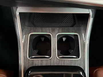 BMW 740d xDrive Fond-Entertainment SkyLounge