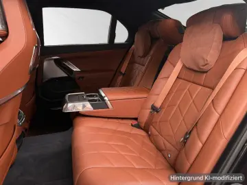 BMW 740d xDrive Fond-Entertainment SkyLounge