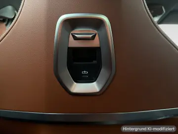 BMW 740d xDrive Fond-Entertainment SkyLounge
