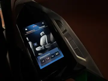 BMW 740d xDrive Fond-Entertainment SkyLounge