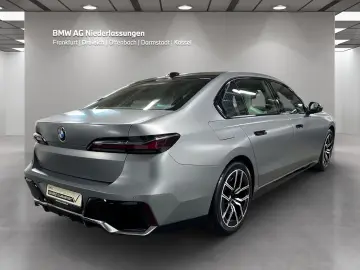 BMW 740d xDrive M Sport Standheizung Kamera Alarm