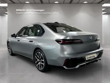 BMW 740d xDrive M Sport Standheizung Kamera Alarm