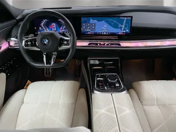 BMW 740d xDrive M Sport Standheizung Kamera Alarm