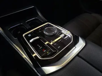 BMW 740d xDrive Standhzg. DA&PAProf. Autobahnass.
