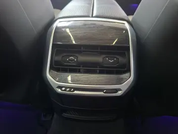 BMW 740d xDrive Standhzg. DA&PAProf. Autobahnass.
